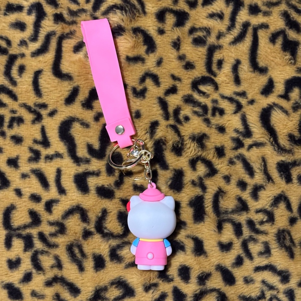Hello Kitty Keychain🎀 - Picture 3 of 3
